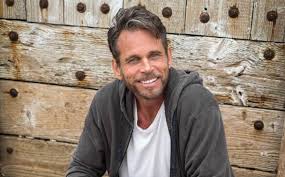 They had twins, a boy and a girl. Tv Series Bosch Interview With Actor Chris Browning Dailybloid Com