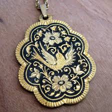 Black And Gold Jewelry From Spain Damascene Is A Signature Product From Toledo Spain It S Incredible To Watch This Being Made Previous Pinner Vintage Necklace Necklace Fashion Accessories