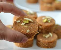 Urad Dal Ki Pinnie Recipe Indian Dessert Recipes Sweets Recipes Cooking Recipes Desserts