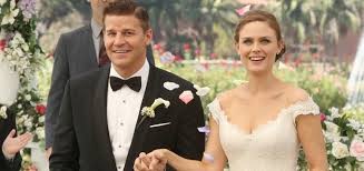 Bones is based upon kathy reichs' temperance brennan novels, appearing thursday at 8/7c on fox. Apos Sucesso Inesperado Bones Chega Ao Fim Com Barraco Nos Bastidores Noticias Da Tv