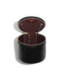Chanel vanity case light beige kitchen. Kleine Vanity Mit Kette Lammleder Goldfarbenes Metall Chanel