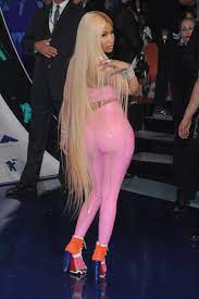 In the record, minaj talks about her label wanting her to release the lead single from her fifth album, and that the album has been recorded. Nicki Minaj Starportrat News Bilder Gala De