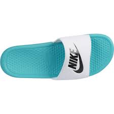 Claquettes Nike Benassi Vert Blanc Footkorner Retrouvez les chaussures baskets homme benassi blanche et noire sur chausport, le spécialiste des chaussures, vêtements et accessoires sportwear. claquettes nike benassi vert blanc footkorner