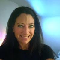 Lora Reed's Instagram, Twitter & Facebook