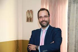 Παντρεύονται μετά από δύο χρόνια σχέσης. Kwnstantinos Marabegias Sto Thenewspaper Gr O Mhtsotakhs Einai O Monos Prw8ypoyrgos Poy 8a Eklegei Legontas Mono Alh8eies Thenewspaper Gr