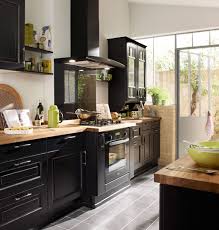 Cuisine Bistrot Lapeyre Darty Aviva Noire Rouge Cuisine Bistrot Cuisines Deco Cuisine Moderne