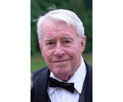 Molly Roland's Instagram, Twitter & Facebook