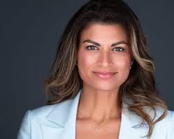 Lisa Rigoli's Instagram, Twitter & Facebook