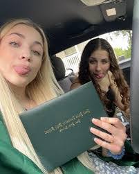 Kendra Downs's Instagram, Twitter & Facebook