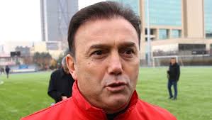 Eski bir profesyonel futbolcu olan hami mandıralı, 1.78m boyundadır ve faal futbol. Hami Mandirali Dan Burak Yilmaz A Destek