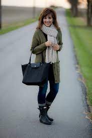 Pin By Luciene Silva De Oliveira On Looks De Inverno Casual Winter Outfits Short Boots Outfit Winter Fashion Casual