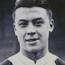 Congratulations to the 3️⃣3️⃣ Essex County FA match officials who have been  appointed by @fa_refereeing in the First Round Qualifying of the FA Vase 👏