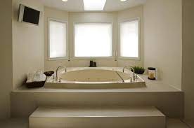 Sepeti sudah disebutkan di atas, mandi ala orang jepang berarti membersihkan badan terlebih dahulu dengan shower atau gayung lalu berendam di dalam tub, mirip seperti saat kamu berendam di sebuah onsen (pemandian air panas). Langkah Langkah Cara Memasang Bathtub Yang Benar Bathtub Indonesia