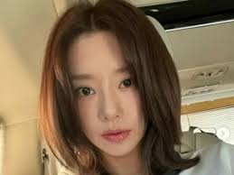 Aktris Lee Ju Bin memiliki ciri-ciri yang ”jernih dan bersih”...Hari ini  juga ”Jung Da-hye” yang cantik