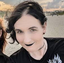 How much cash and inventory should a first time vendor bring to an event?