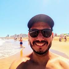 🎙️ ¡Nuevo programa en el aire! 🎙️ A partir de este jueves, llega "Es por  acá" con Walter Álvarez y Carina Traglia. 📅 De lunes a viernes ⏰ De 10 a 12