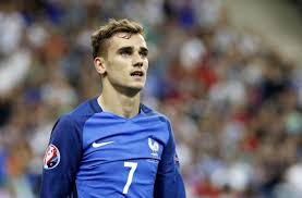 Im gipfeltreffen der letzten beiden weltmeister setzt sich frankreich in. Fussball Em Franzose Antoine Griezmann Ist Torschutzenkonig Fussball Stuttgarter Zeitung