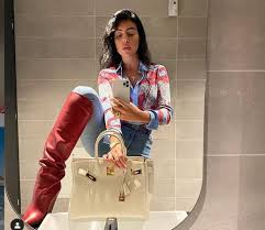 Georgina rodriguez is a popular spanish model. Tampil Seksi Georgina Rodriguez Raup Rp127 Juta Tiap Unggah Produk Di Instagram Okezone Bola