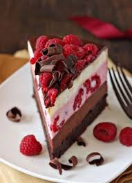 Gateau Aux Trois Mousses Chocolat Vanille Et Framboise Gateau Mousse Chocolat Gateau Mousse Recette Dessert