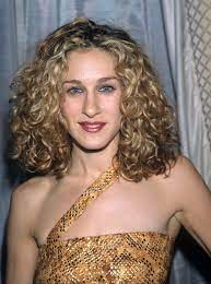 It also helps make her square face a bit more feminine. 13 Best 90s Hairstyles Most Popular 90s Hair Looks To Try