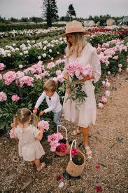 Peonies For Days Barefoot Blonde By Amber Fillerup Clark Cute Family Barefoot Blonde Amber Fillerup