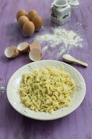 Recette De Spaetzles Ou Spatzle Pates Aux Oeufs Alsaciennes Recettes Faciles Recette Pas Cher Recettes Rapides Par Stella Cuisine Recette Recettes De Cuisine Recette Recette Spaetzle