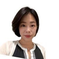 Leah Moon's Instagram, Twitter & Facebook