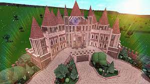 You will find multiple bloxburg house layouts, and happy home robloxia is one of the simplistic house layouts.you will get it free as a starter pack; Lester On Instagram Fantasy Castle Youtube Lstr House Value 727 631 No Large Plot Castle Layout Castle Exterior House Decorating Ideas Apartments