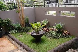 Tren pembuatan taman rumah minimalis di lantai 2 atau balkon lantai atas sepertinya terus bertambah peminatnya. 7 Desain Taman Depan Rumah Minimalis Lahan Sempit Yang Unik