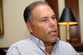 Lewis: "Gobierno del CD fue de robo, lavado de dinero y persecusión"