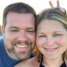 Amy Cody (famousamusrn)