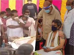 Actress pallavi ramisetty family photos. Sp Balasubrahmanyam Funeral Video Spb Death Spb Charan