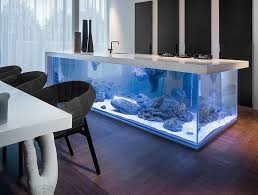 Modern Kitchen Island Gorgeously Combined With Fully Functional Aquarium Aquarium Maison Deco Maison Et Deco Interieure