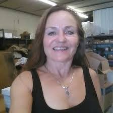 Heidi Hogue's Instagram, Twitter & Facebook