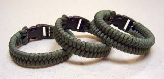 This bracelet is made with 550 paracord. Stormdrane S Blog Woven Paracord Bracelets One Strand Two Working Ends