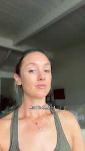 HAPPY HOLIDAYS from @disneyland! 💚❤️🎄 #disney #disneyparks #disneyland  #holidaysatdisney