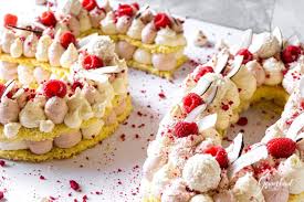 Das sind süß dekorierte törtchen mit dem. Sommerlicher Number Cake Genusskind