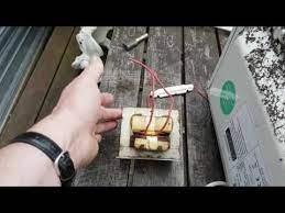 Wood Burning With Lichtenberg Figures High Voltage Discharge Tracks Youtube Holzbearbeitung Werkzeuge Zur Holzbearbeitung Holzbearbeitungstipps
