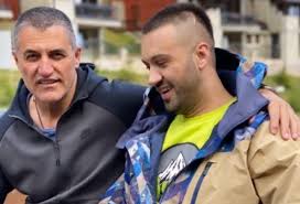 E Vrava Djalin Vrasja E Albert Krasniqit Babai E Njoftoi Vete Policine Top Channel Rrahja e noizyt dhe cozman ne prishtine story: vrasja e albert krasniqit babai e