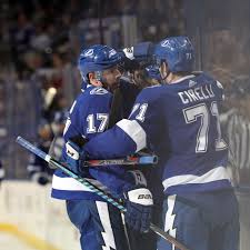 Jake gardiner scores a goal to tie with minutes remaining in the game against the winnipeg jets, then kasperi kapanen buries another to take the lead seconds later for the toronto maple. Lightning Score Four Unanswered In A 4 3 Comeback Victory Against The Maple Leafs Raw Charge