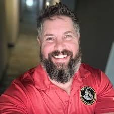 Travis Howze (@travis.howze)