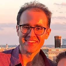 Kara Vo's Instagram, Twitter & Facebook