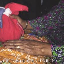 Yang menariknya, urutan traditional selepas bersalin termasuk urutan di bahagian payudara juga, dengan kepercayaan ia akan melancarkan susu ibu. Cara Bertungku Dengan Betul Wajib Kena Dekat 4 Bahagian Badan Barulah Hasilnya Perut Kempis Dan Tak Buncit Mingguan Wanita