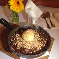 Bunga matahari adalah sebuah bunga yang memiliki ciri khusus yaitu setiap berbunga selalu mengikuti arah cahaya matahari. Melted Dark Chocolate Cookie With Vanilla Ice Cream Rp 55k Review Pengembara Rasa Di Restoran Union Pondok Indah
