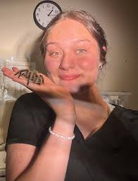 Only 4 days left to enter your pet's costume or submit a vote in our annual  Howl-O-Ween contest!!! 🎃🐾👻 🎃🐾👻 🎃🐾👻 🎃🐾👻 👉 Please refer to our  featured Howl-O-Ween pinned post 📌 (