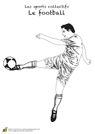 Un coloriage parfait pour tous les fans de foot. Coloriage Sport Collectif Le Football 14 Sur Hugolescargot Com