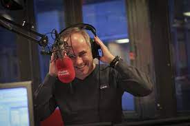 Hij is gespecialiseerd in voetbal en hockey.sinds 1995 is hij ook sportanker in het journaal. Eddy Demarez Als Moderator Boeken Sportspreker
