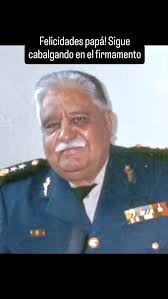 Carmen Aub abanderada! Como su abuelo Gabriel 😃 #orgullomexicano #niñasaub  MaFer Aub Luisa Aub Romero Pako Cortes Daniel Corvera Gabriel Corvera