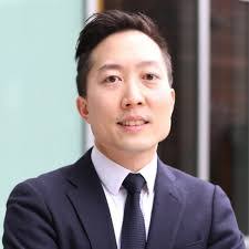 Mark Yale's Instagram, Twitter & Facebook