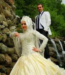 14 contoh foto prewedding hijab yang bagus via pernikdunia.com. 99 Ide Kumpulan Contoh Pose Foto Prewedding Muslimah Modern Gaun Kasual Desain Henna Sederhana Warna Rambut Pirang